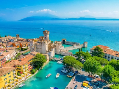 Sirmione 2024 Rocca Scaligera Castle Shutterstock 2498491287 Hybris